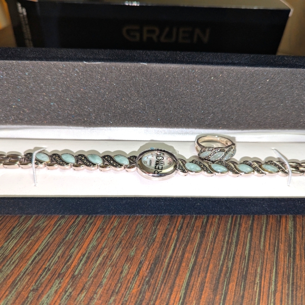 Gruen Silver Tone Green Jadeite Marcasite Stone Bracelet Watch & Ring